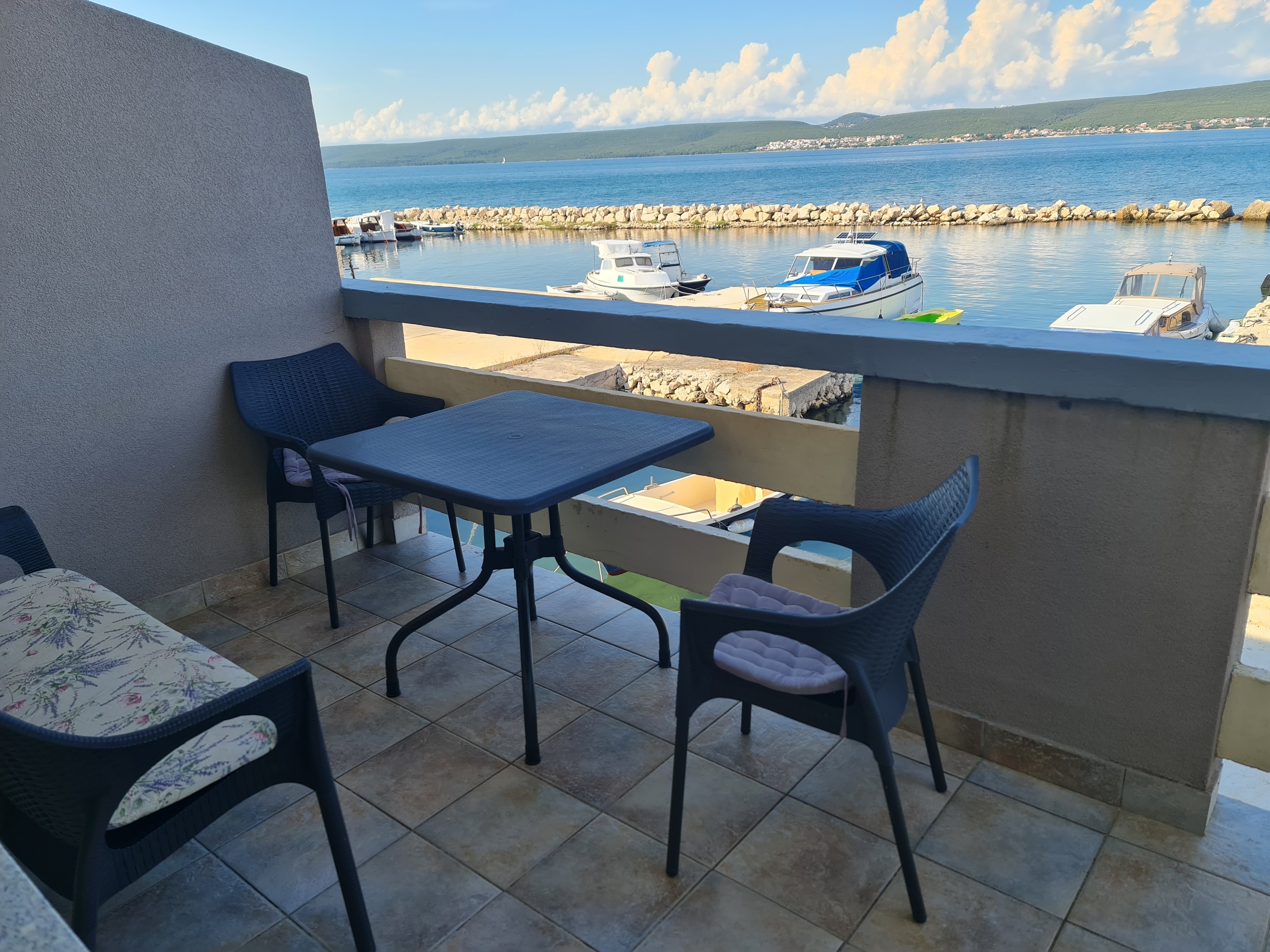 Two bedroom apartment with terrace and sea view Neviđane, Pašman (A-8453-b) Two bedroom apartment with terrace and sea view Neviđane, Pašman (A-8453-b)