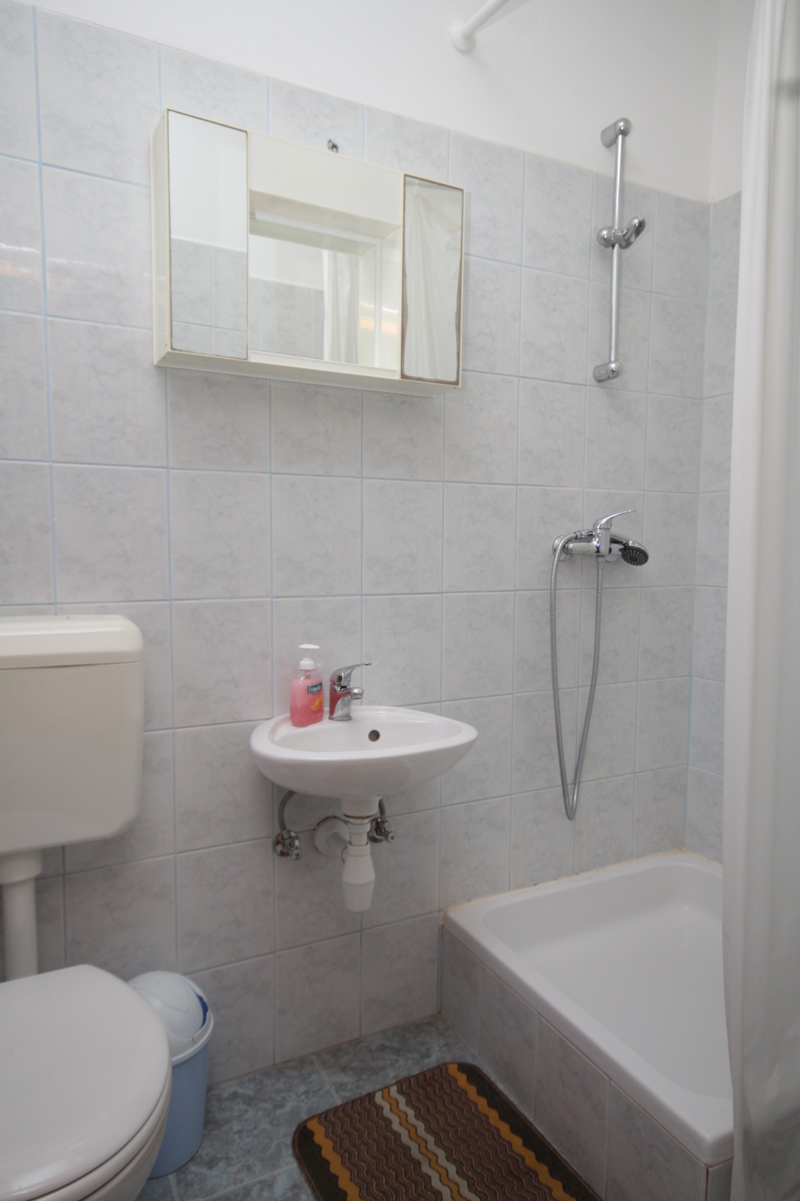 Two bedroom apartment near beach Tkon, Pašman  A-a