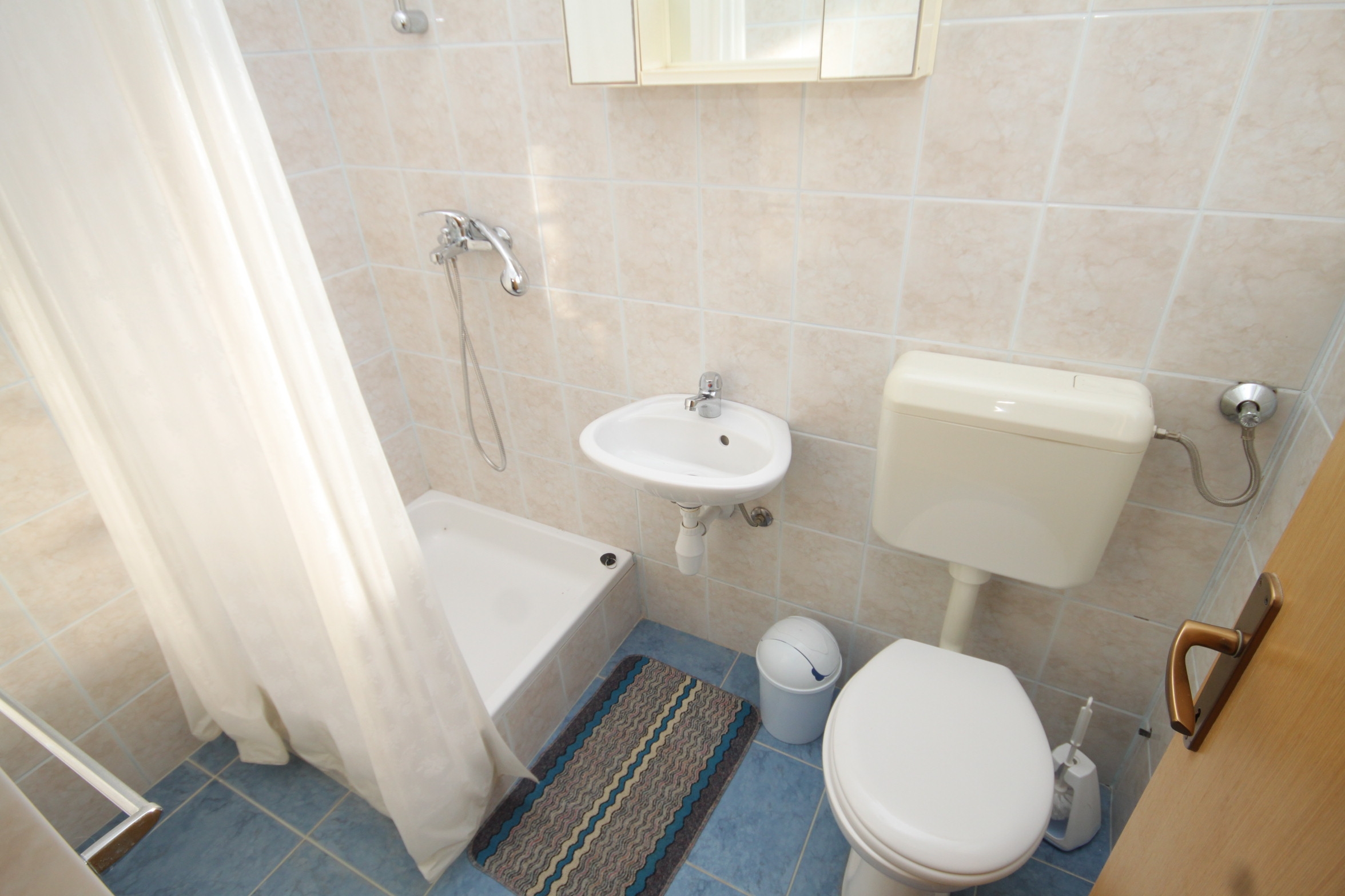 Two bedroom apartment near beach Tkon, Pašman  A-b
