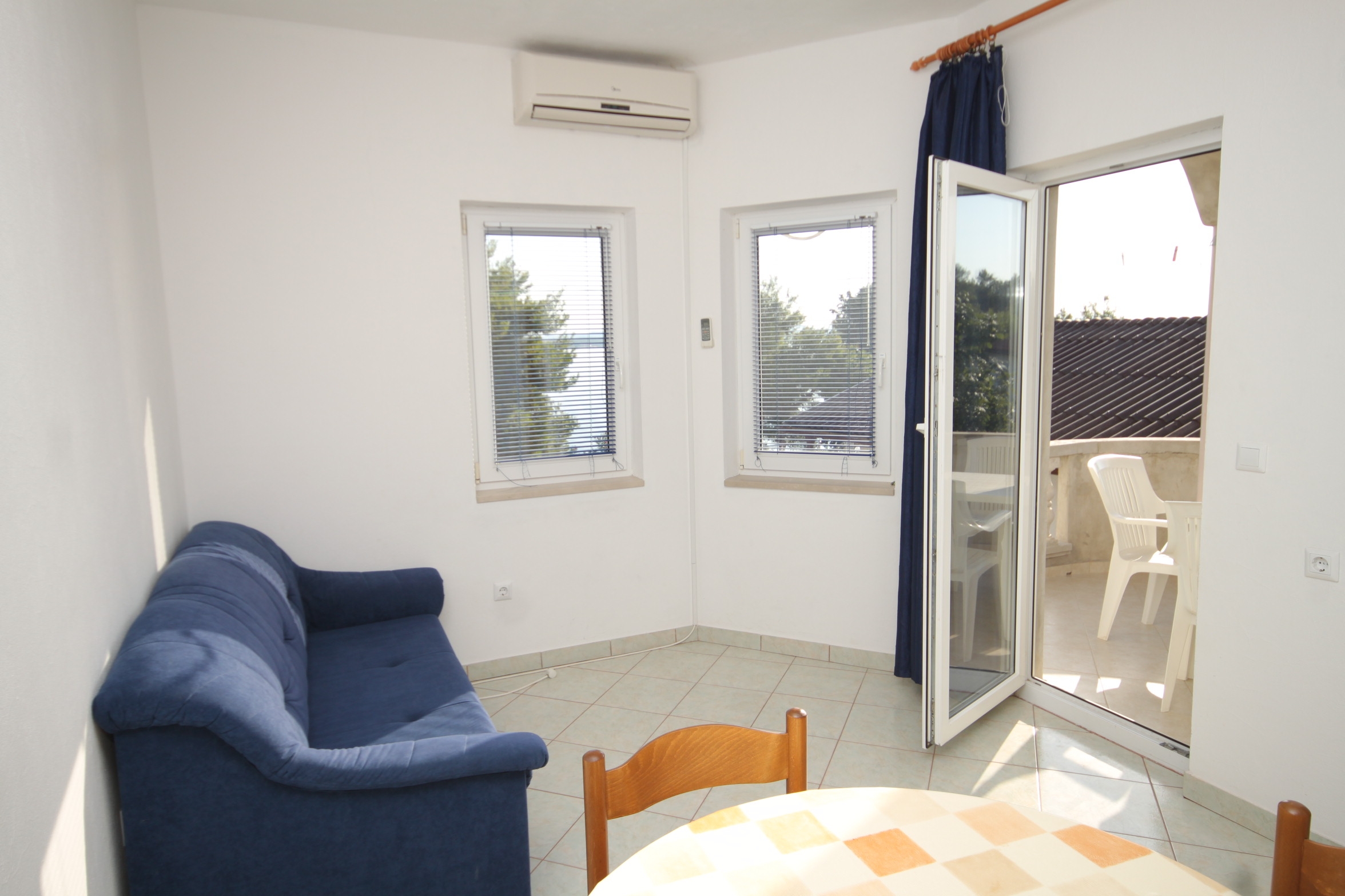Two bedroom apartment near beach Tkon, Pašman (A-8454-b) Two bedroom apartment near beach Tkon, Pašman (A-8454-b)