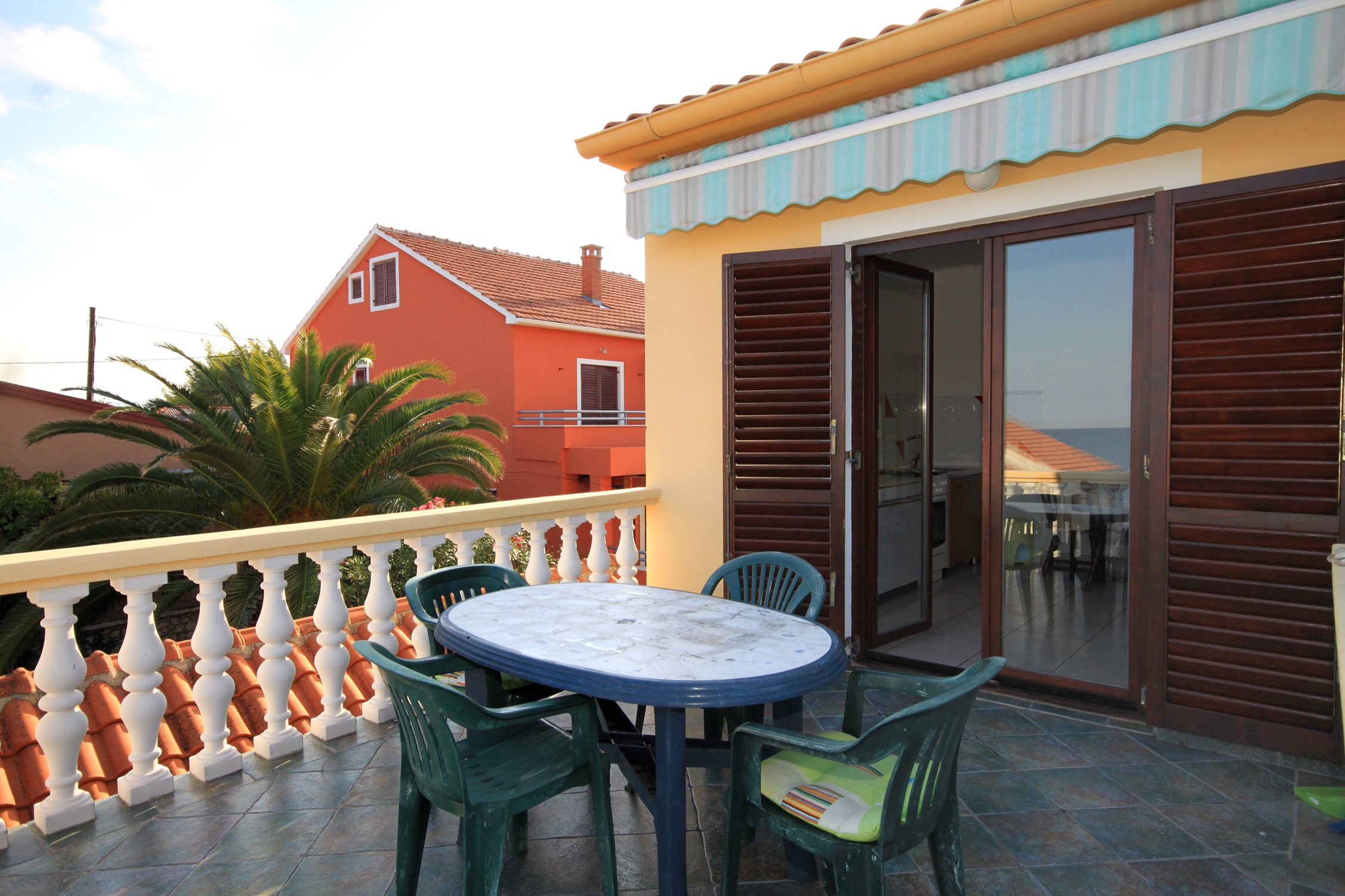 One bedroom apartment near beach Ugljan  A-c