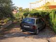 Parking lot Ugljan, Ugljan, Parking lot 846 - Apartments near sea with pebble beach.