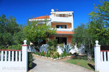 Property Sušica, Ugljan, Property 8460 - Apartments in Croatia.