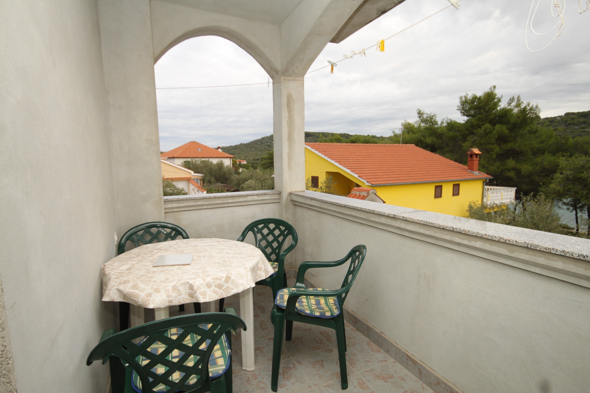 Two bedroom apartment near beach Cove Mala Lamjana, Ugljan  A-c