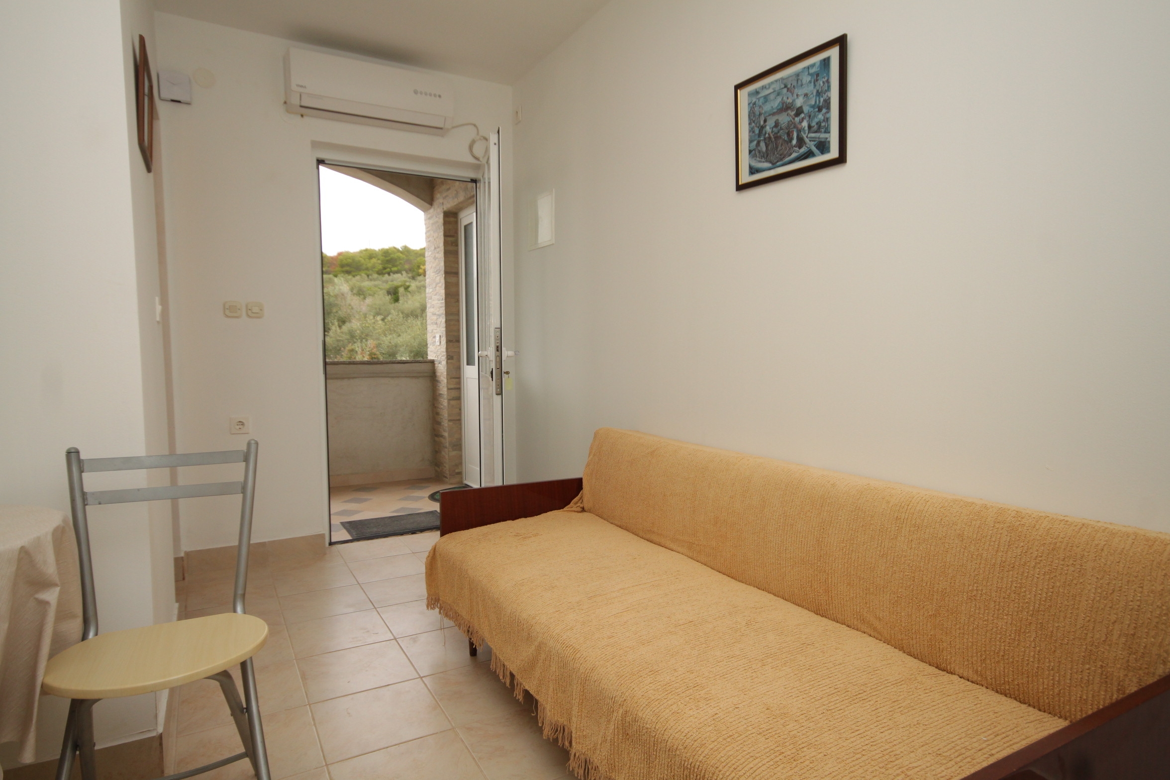 One bedroom apartment near beach Cove Mala Lamjana, Ugljan (A-8461-e) One bedroom apartment near beach Cove Mala Lamjana, Ugljan (A-8461-e)