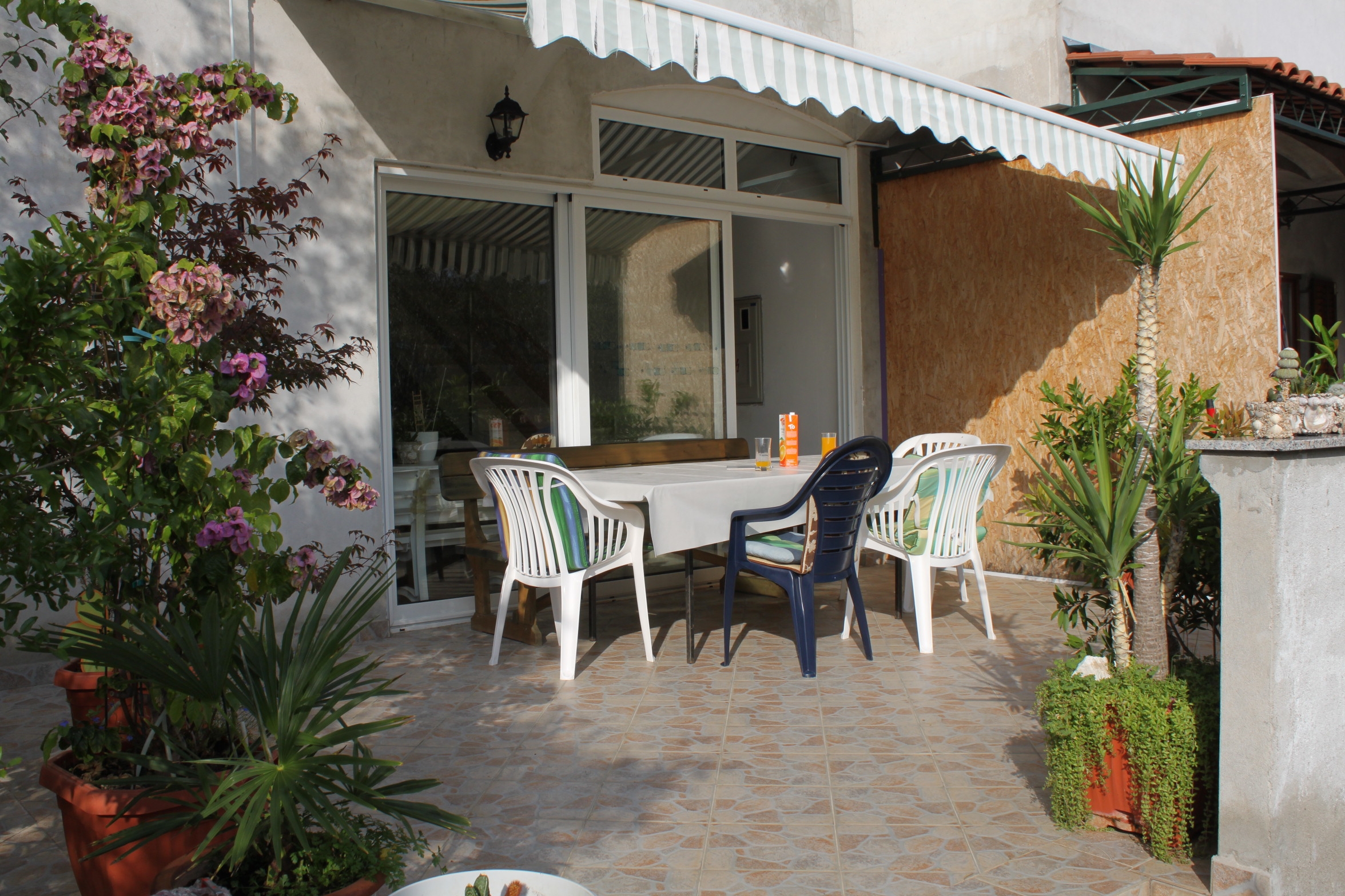 Studio flat near beach Cove Mala Lamjana, Ugljan (AS-8461-a)