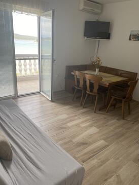 Mrljane, Jídelna v ubytování typu apartment, s klimatizací a WiFi.