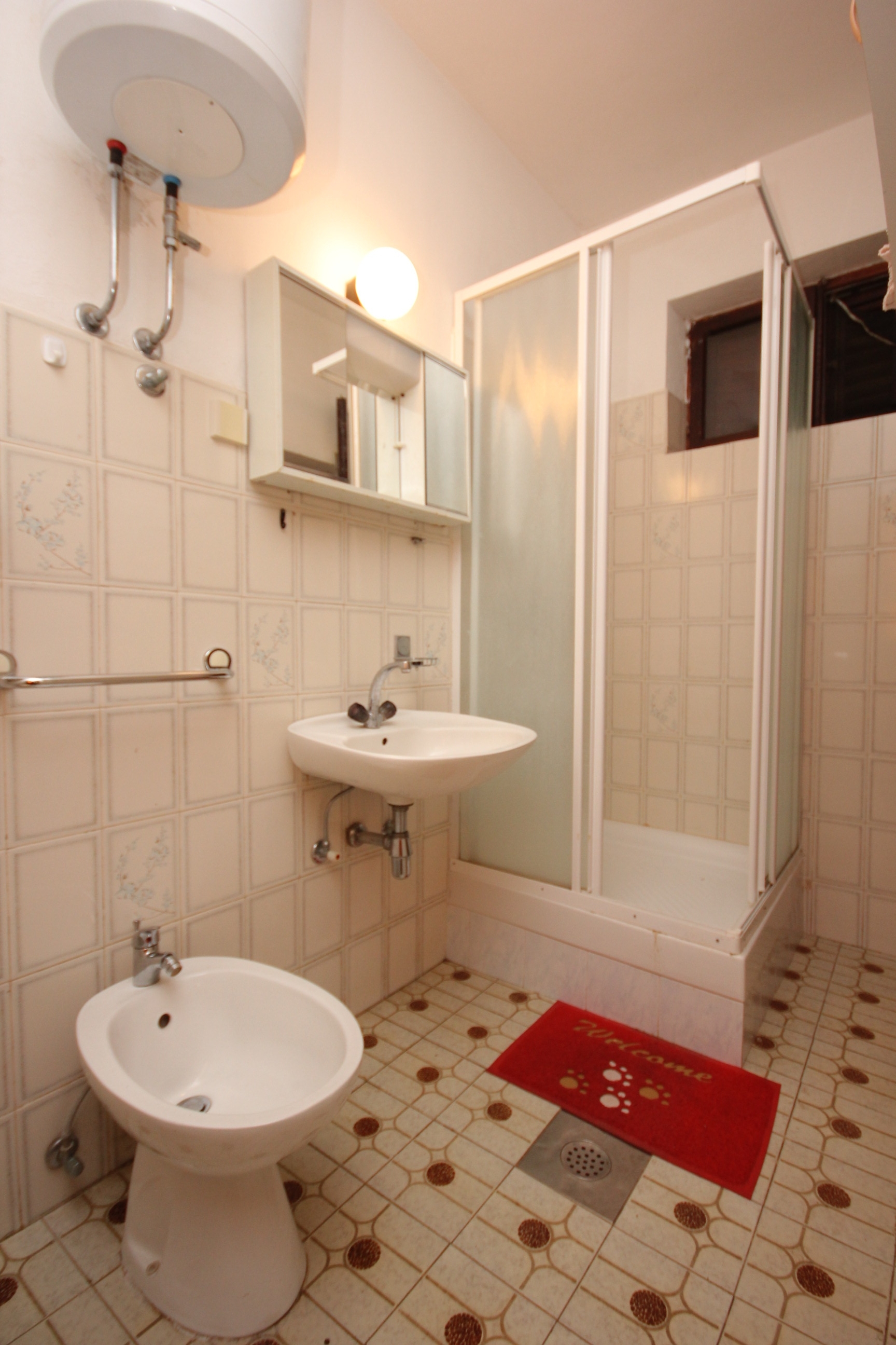 Two bedroom apartment with terrace Poljana, Ugljan  A-d