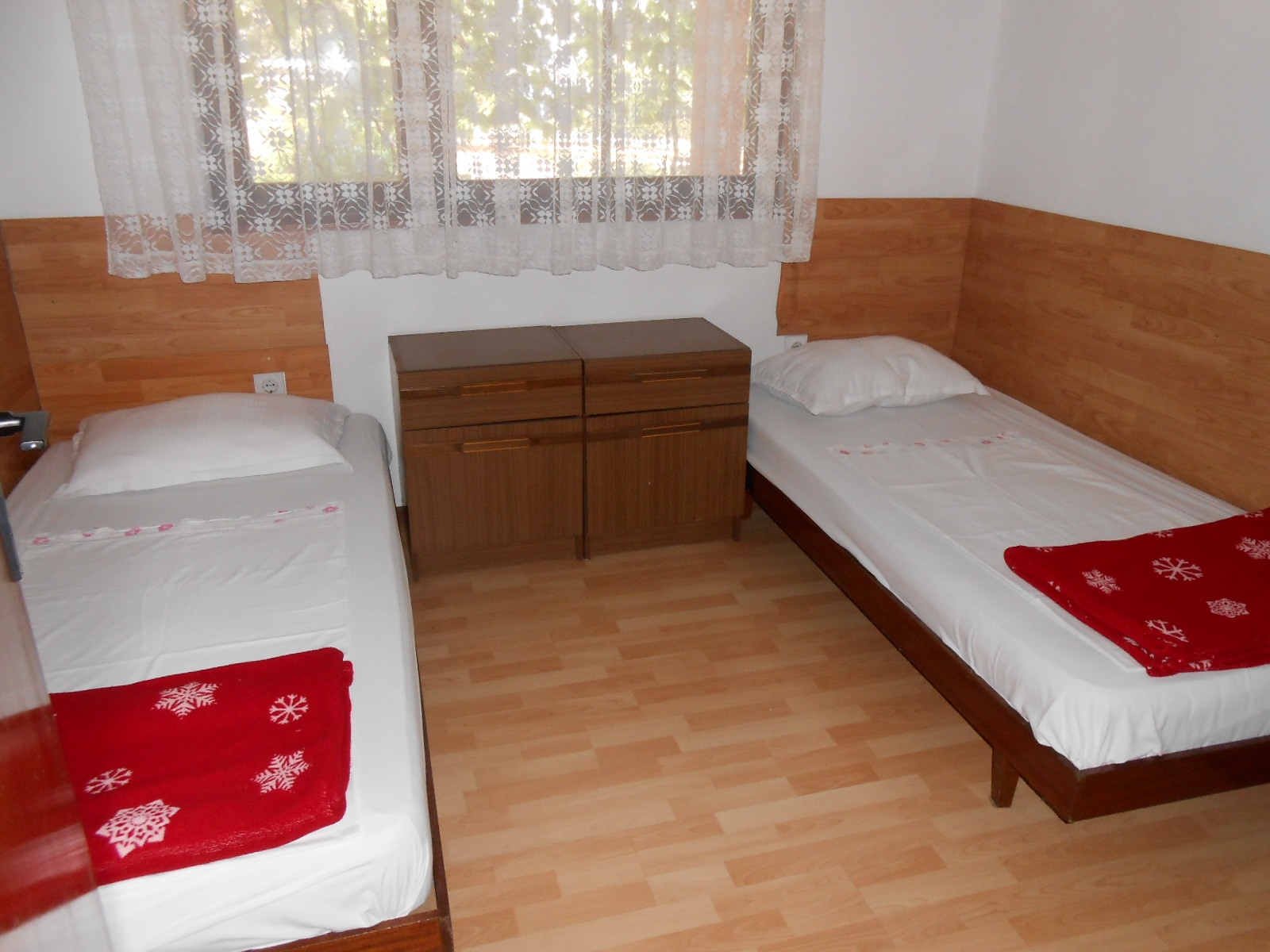 Two bedroom apartment with terrace Poljana, Ugljan  A-d