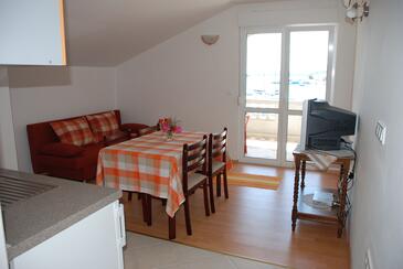 Kukljica, Sala da pranzo nell'alloggi del tipo apartment, condizionatore disponibile e WiFi.