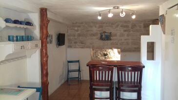 Dining room Milna, Dining room in the studio-apartment, WIFI.