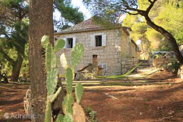 Property Milna, Vis, Property 8490 - Apartments near sea with sandy beach.