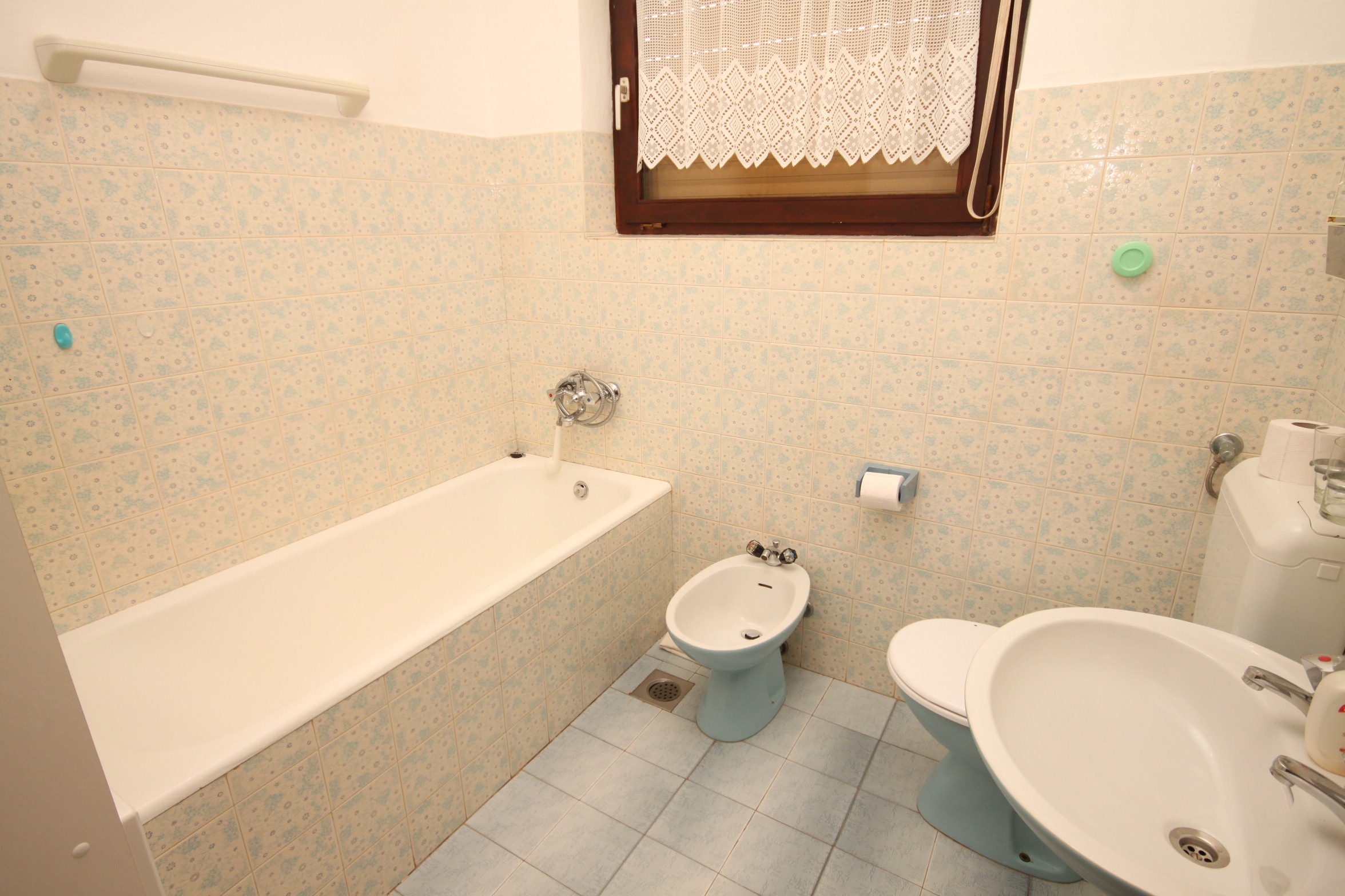 Three bedroom apartment with terrace and sea view Ugljan  A-a