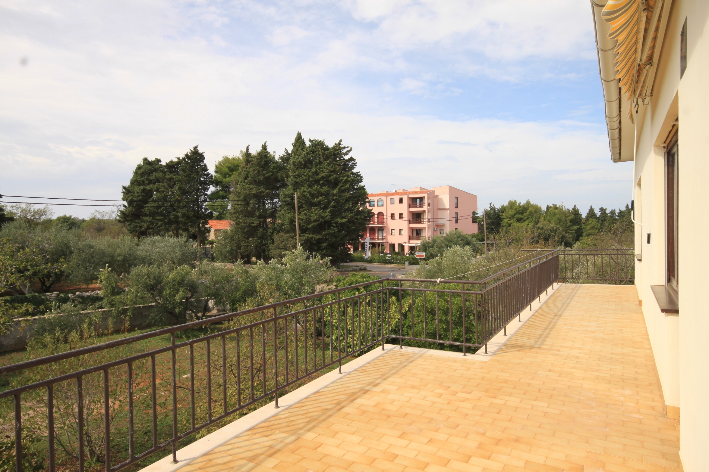 Three bedroom apartment with terrace and sea view Ugljan  A-a