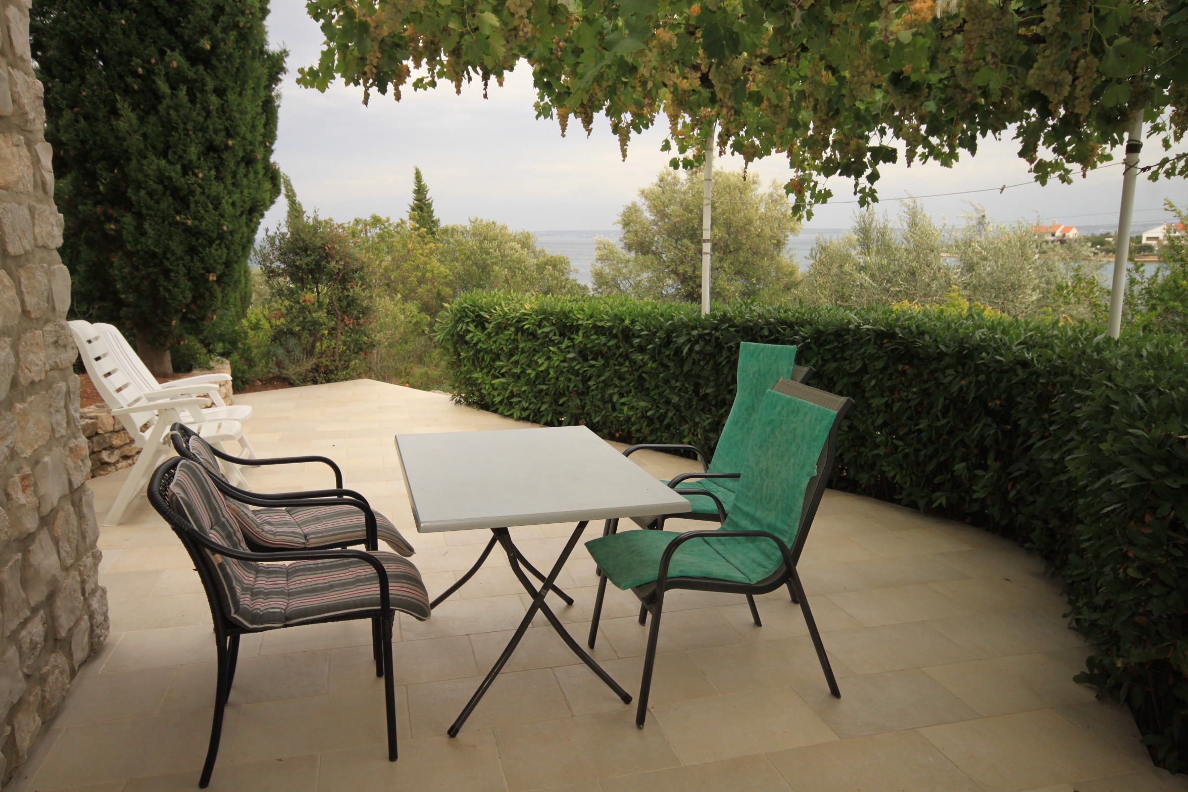 Two bedroom apartment near beach Lukoran, Ugljan (A-8494-a) Two bedroom apartment near beach Lukoran, Ugljan (A-8494-a)