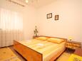 Ložnice 1 Mrljane, Ložnice 1 v ubytování typu apartment, WiFi.