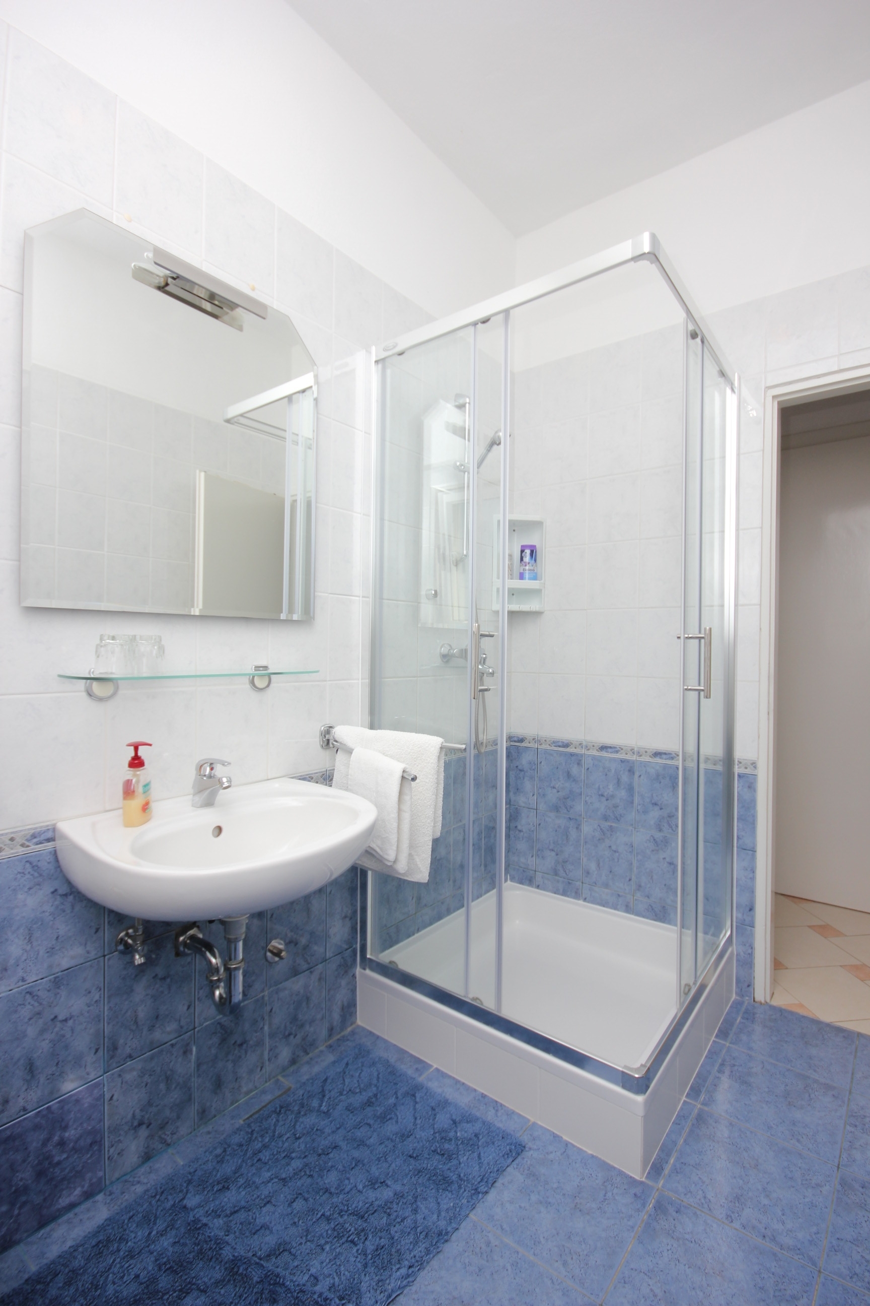 One bedroom apartment near beach Kali, Ugljan  A-b