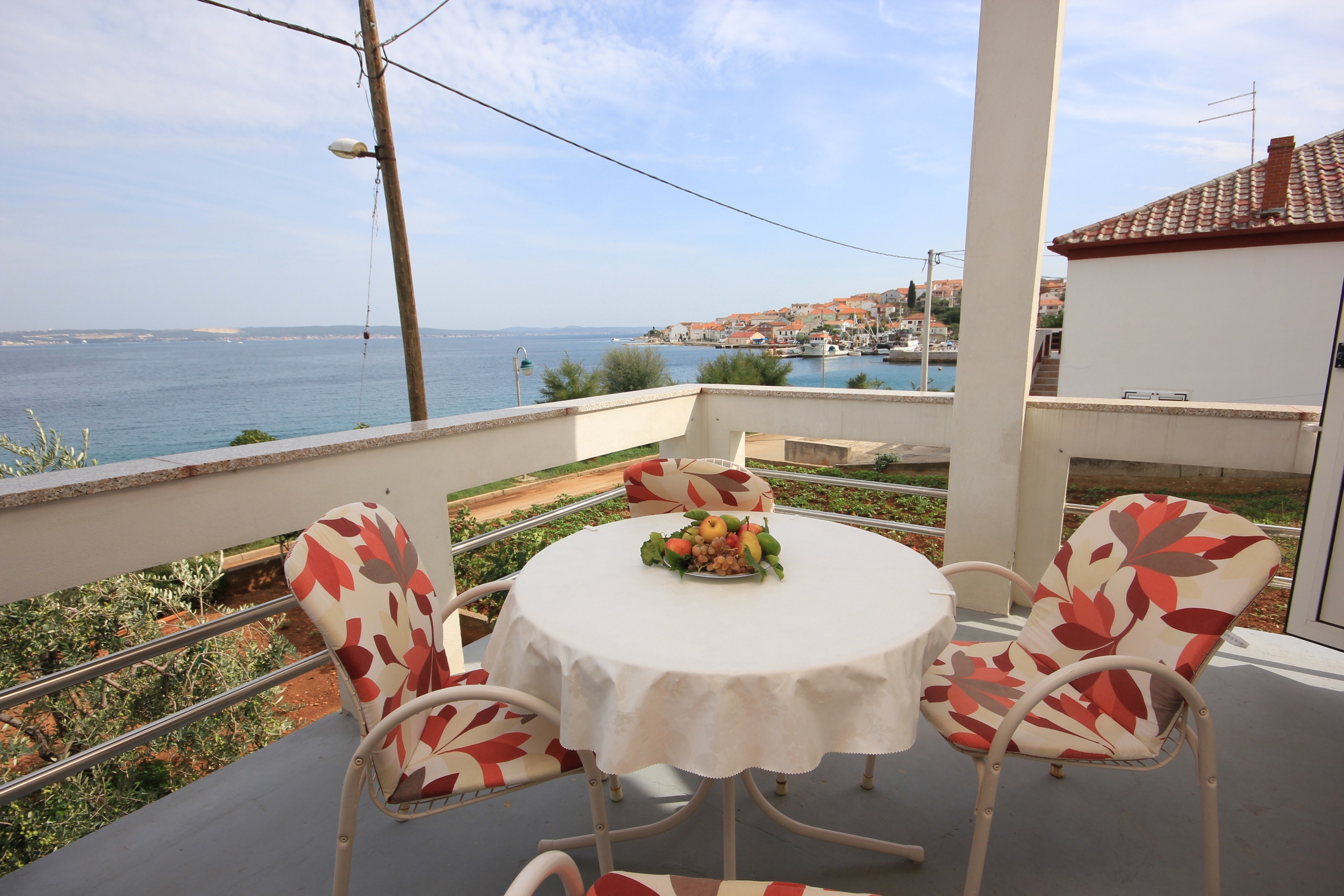 One bedroom apartment near beach Kali, Ugljan  A-b