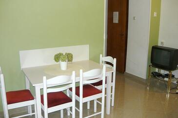 Dining room Kukljica, Dining room in the apartment, dostupna klima.