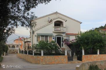Property Kukljica, Ugljan, Property 8506 - Apartments near sea with pebble beach.