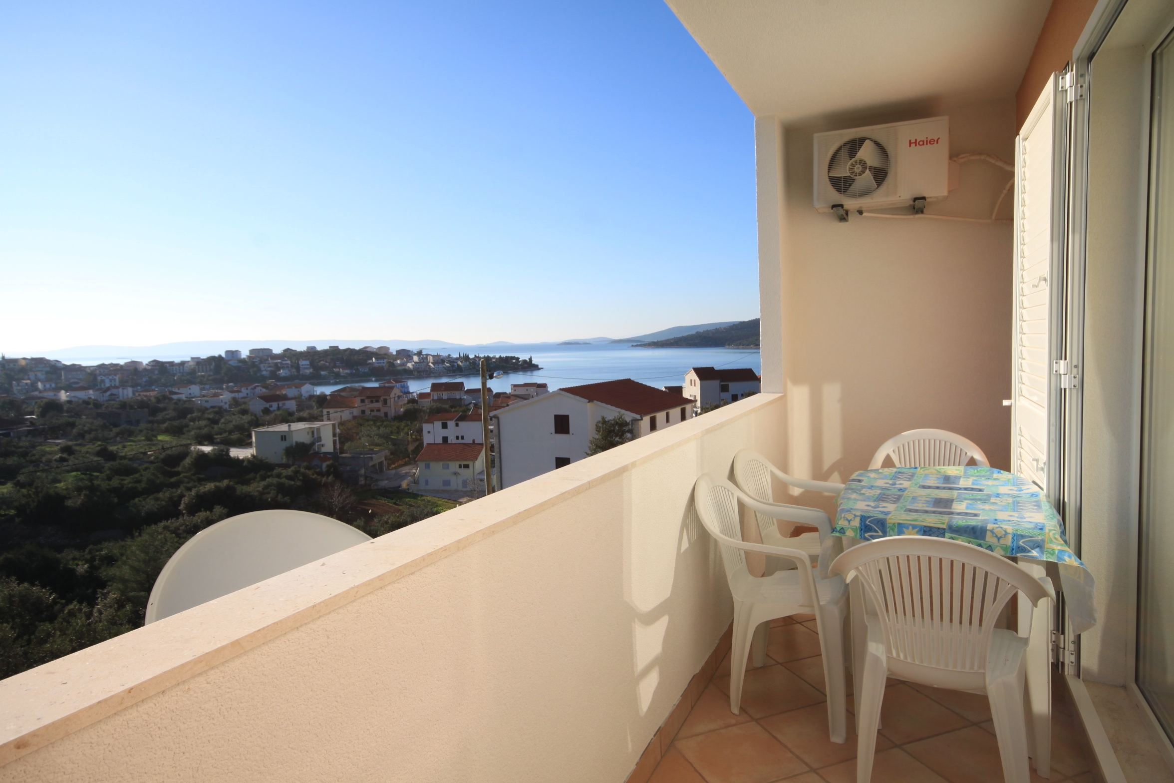 Two bedroom apartment with balcony and sea view Seget Vranjica, Trogir  A-b