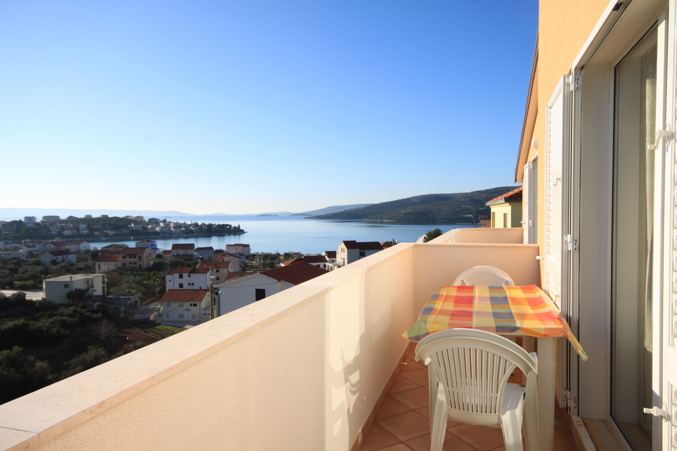 Two bedroom apartment with balcony and sea view Seget Vranjica, Trogir (A-8507-c)