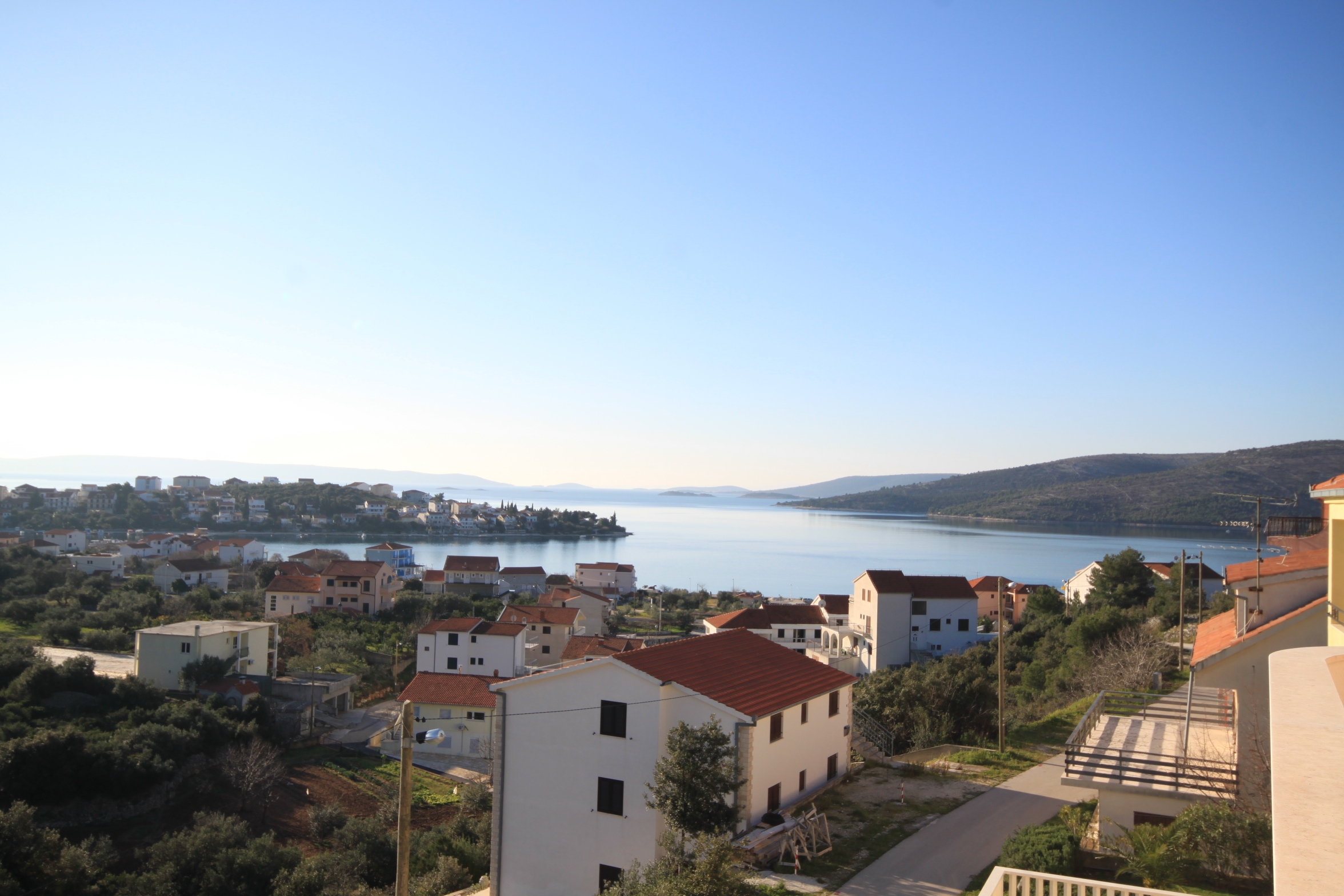 Two bedroom apartment with balcony and sea view Seget Vranjica, Trogir (A-8507-c)