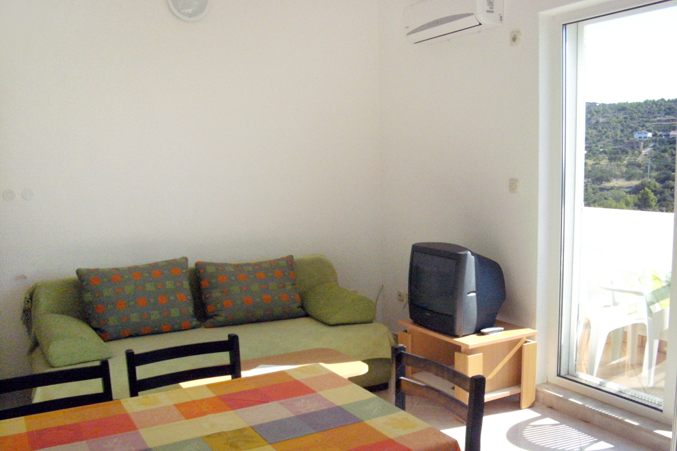 Two bedroom apartment with balcony and sea view Seget Vranjica, Trogir (A-8507-d)