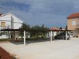 Parking lot Ugljan, Ugljan, Parking lot 8508 - Apartments near sea with sandy beach.