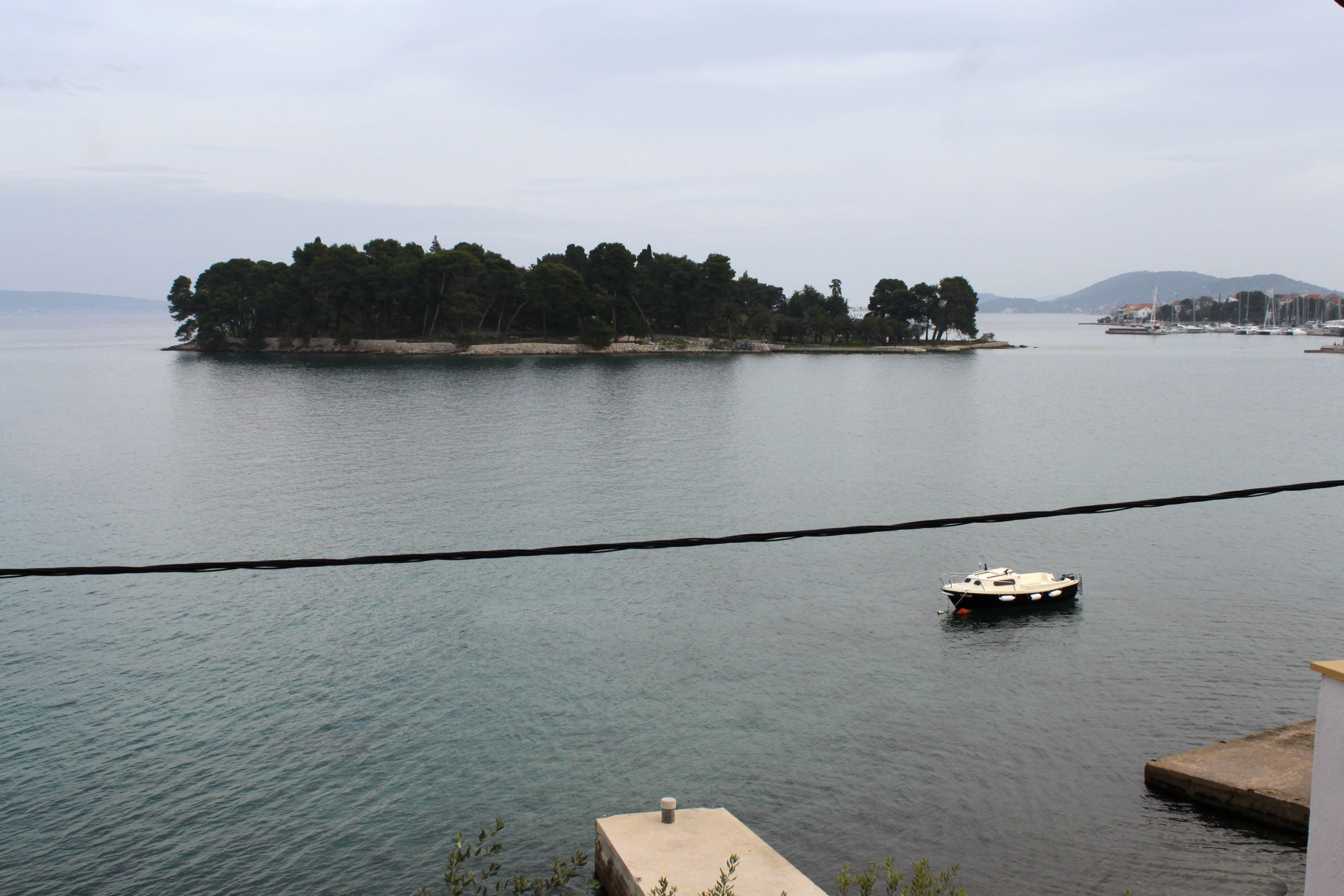 One bedroom apartment near beach Preko, Ugljan  A-c