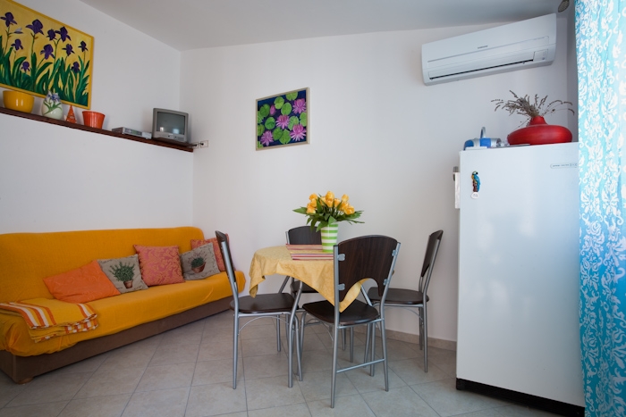 One bedroom apartment with terrace Poljana, Ugljan (A-8523-e) One bedroom apartment with terrace Poljana, Ugljan (A-8523-e)