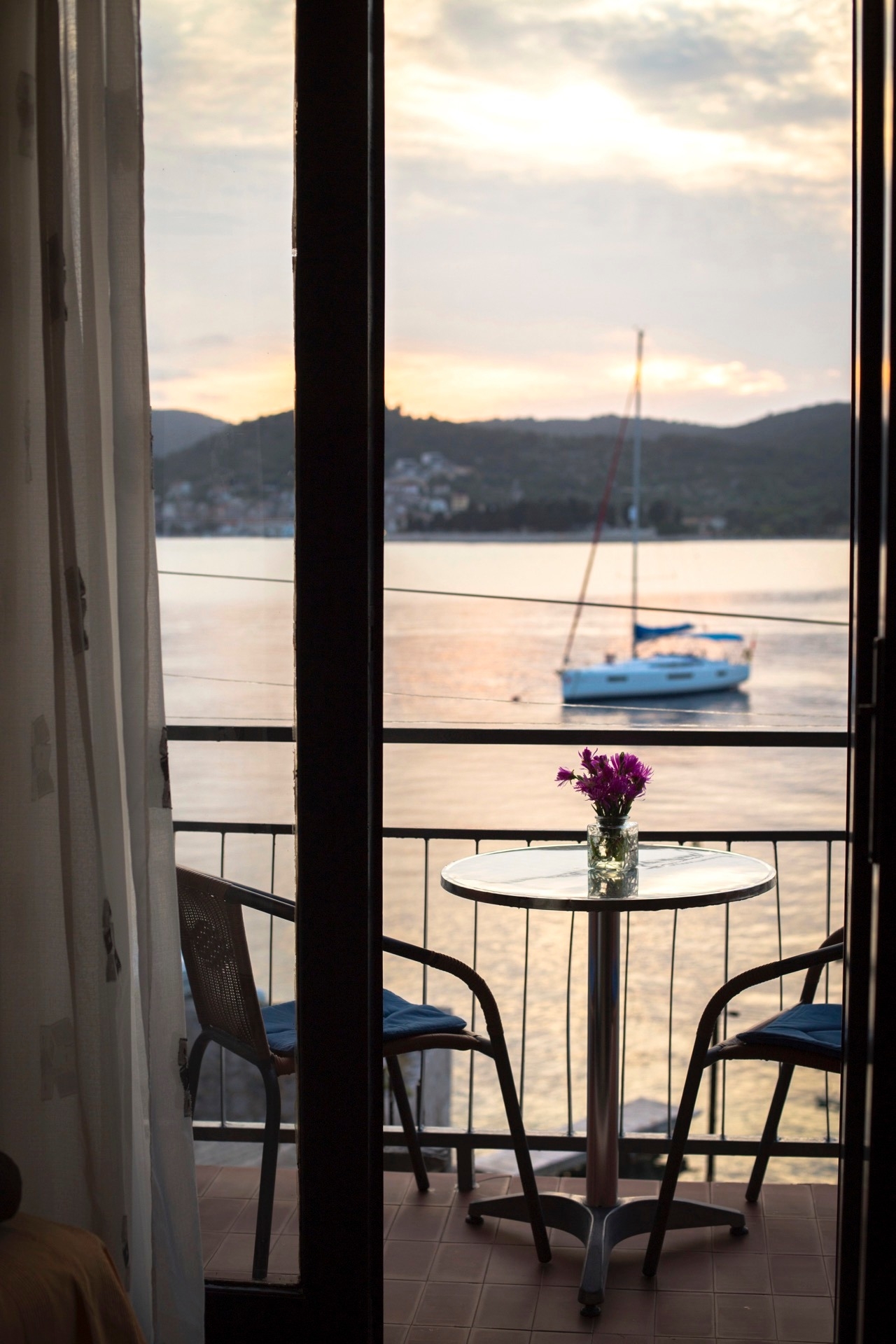 One bedroom apartment near beach Vis  A-a