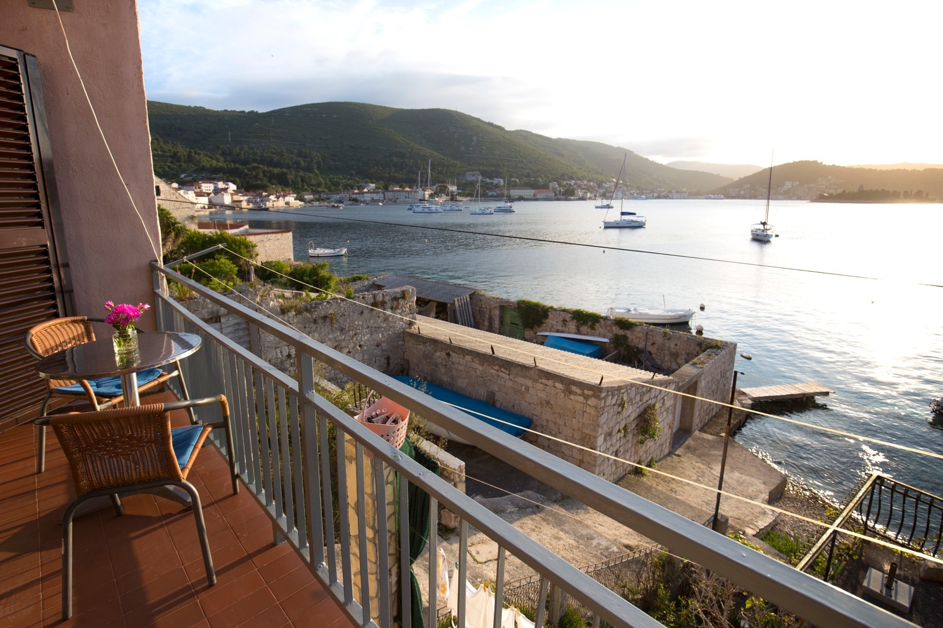 One bedroom apartment near beach Vis  A-a