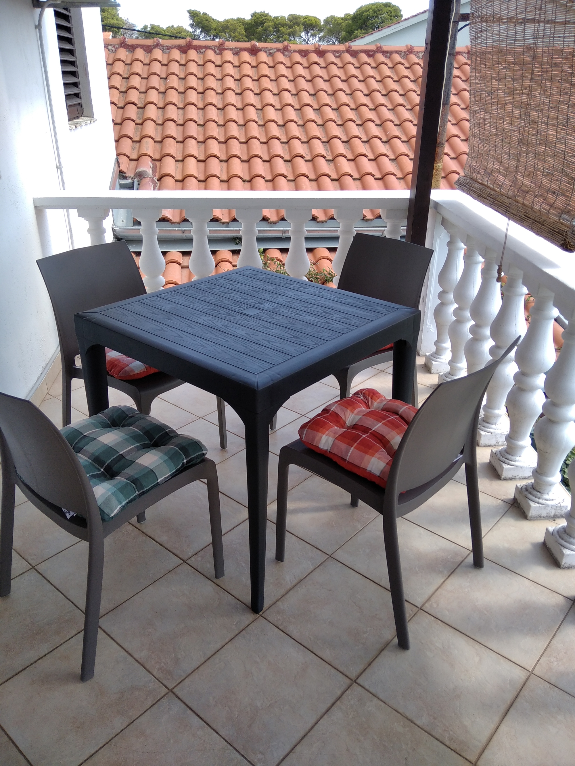 One bedroom apartment with terrace and sea view Ugljan (A-8527-a)