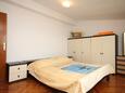 Спальня 2 Neviđane, Спальня 2 в размещении типа apartment, WiFi.