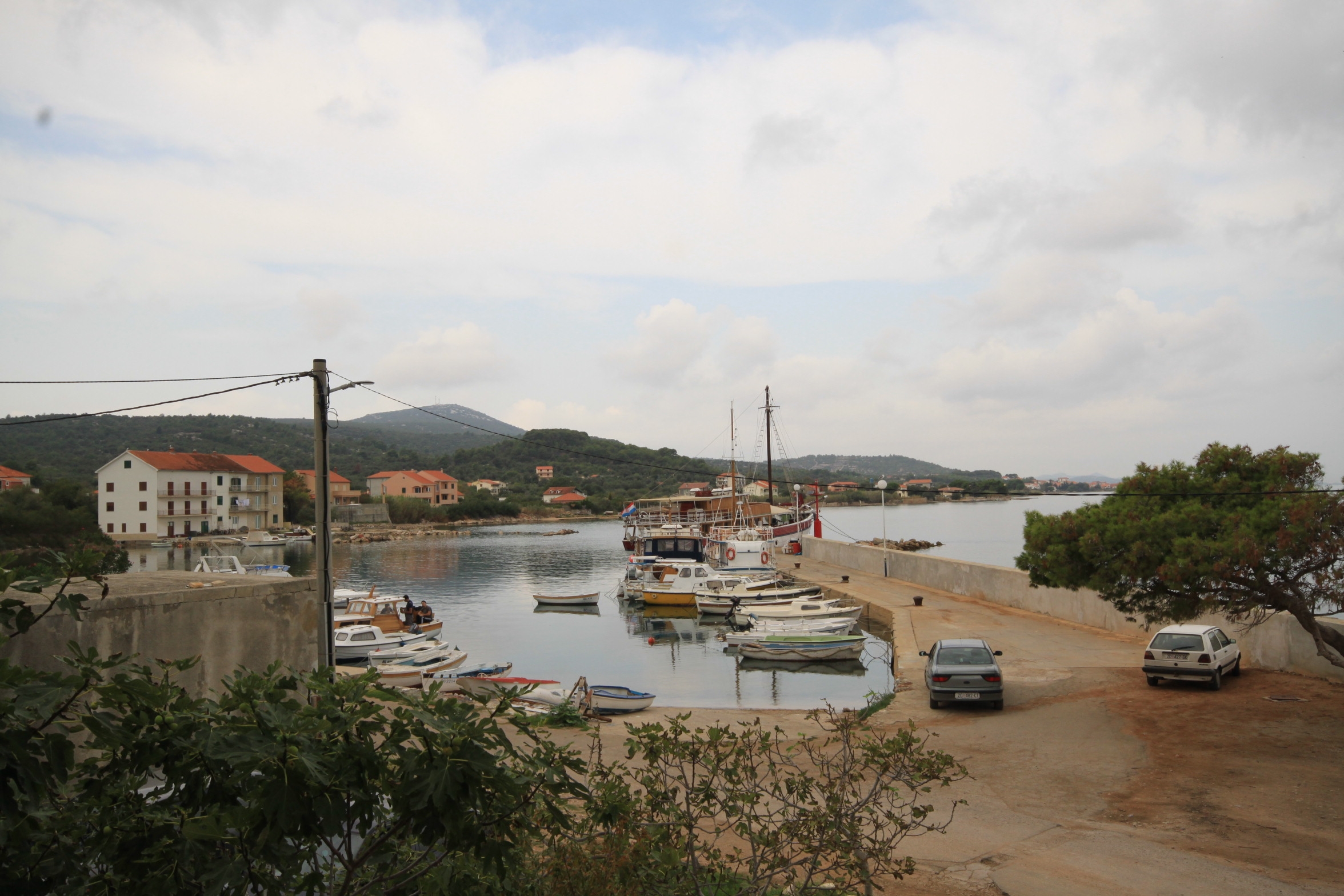 Two bedroom apartment near beach Neviđane, Pašman  A-b