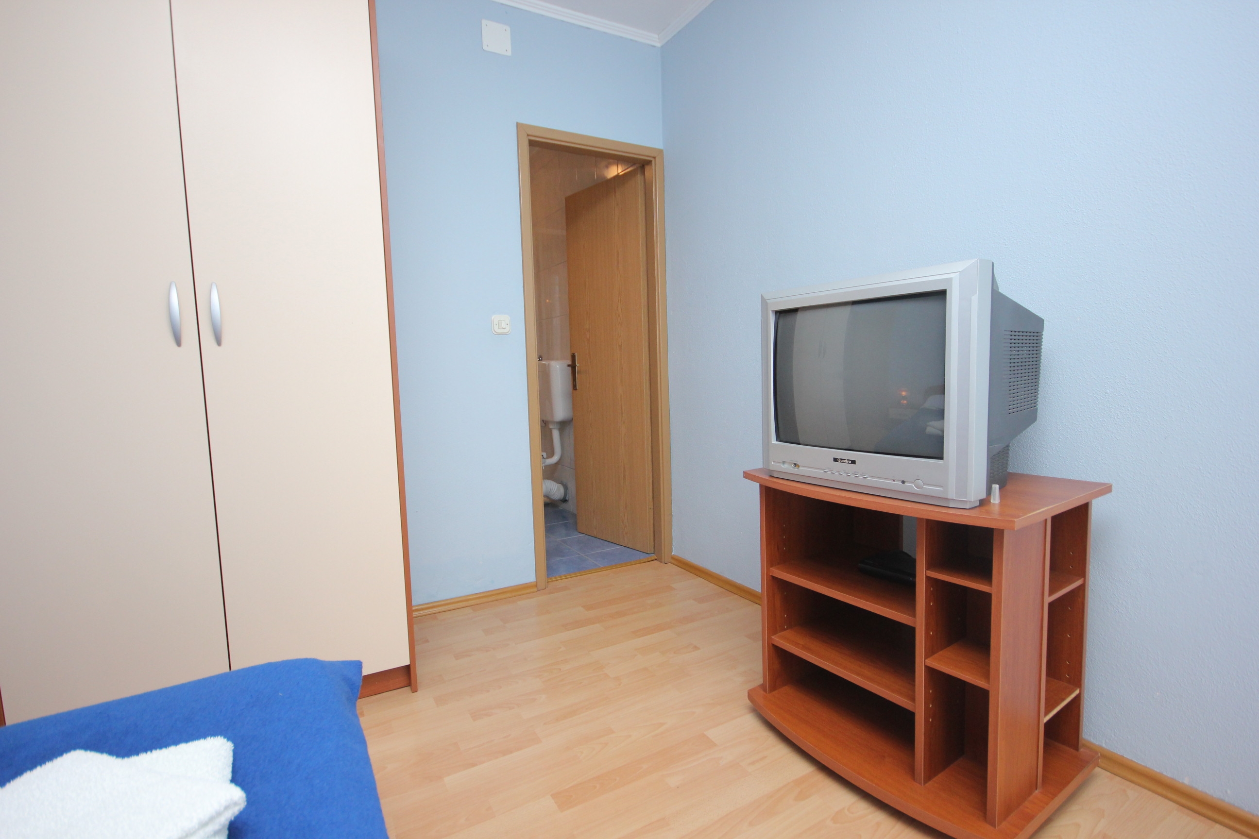 One bedroom apartment with terrace and sea view Vis  A-d
