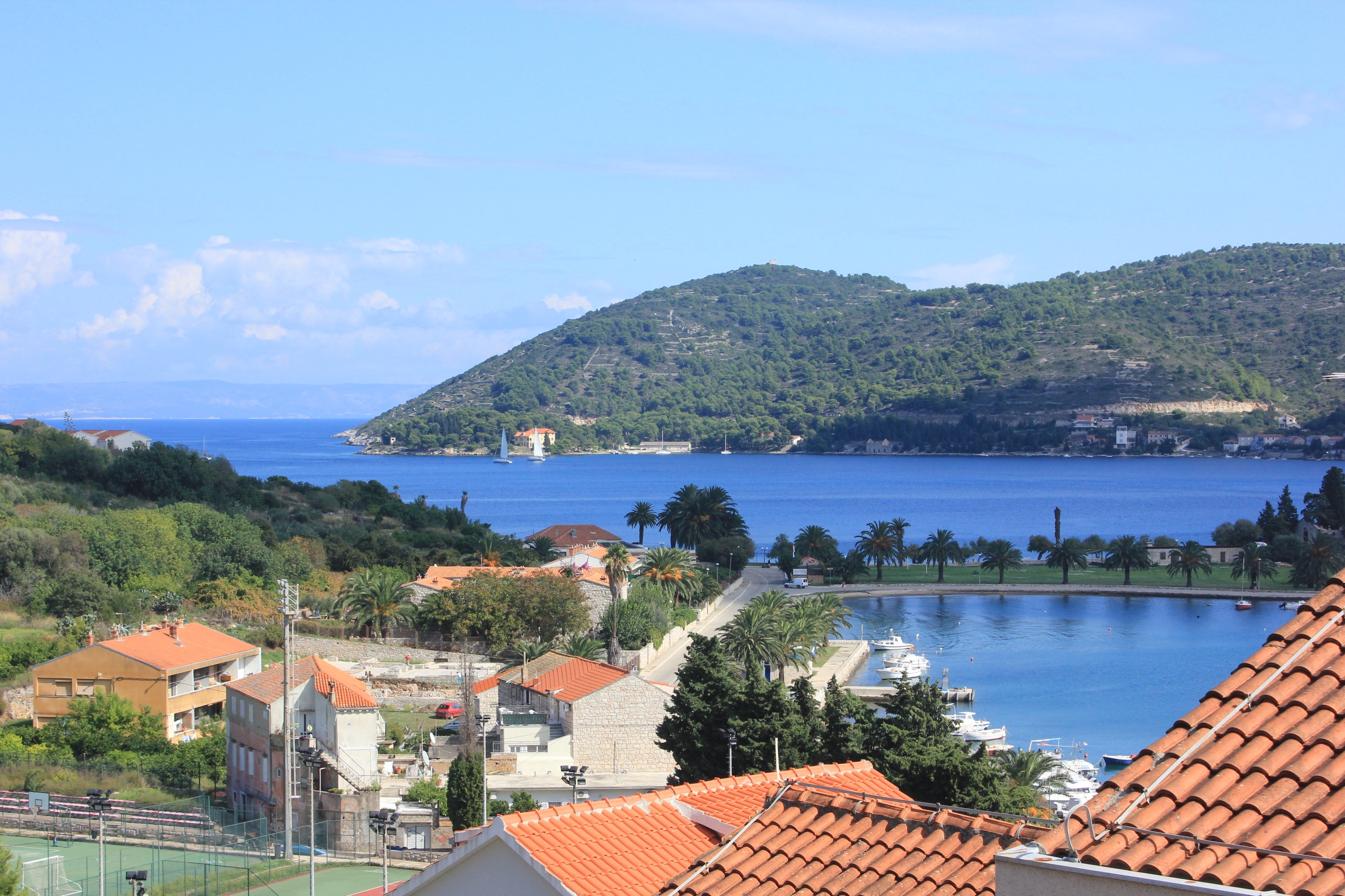 One bedroom apartment with terrace and sea view Vis  A-e