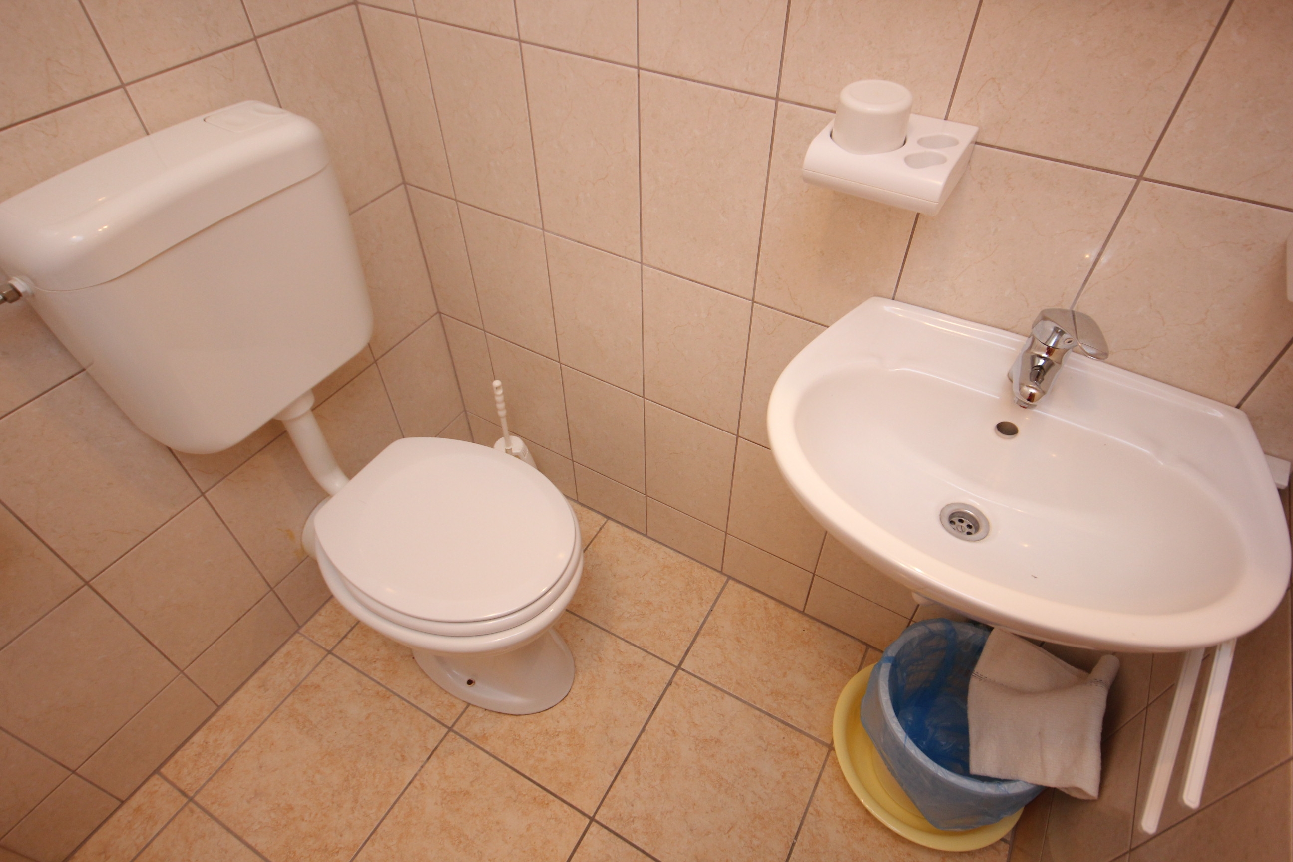 One bedroom apartment near beach Komiža, Vis  A-a