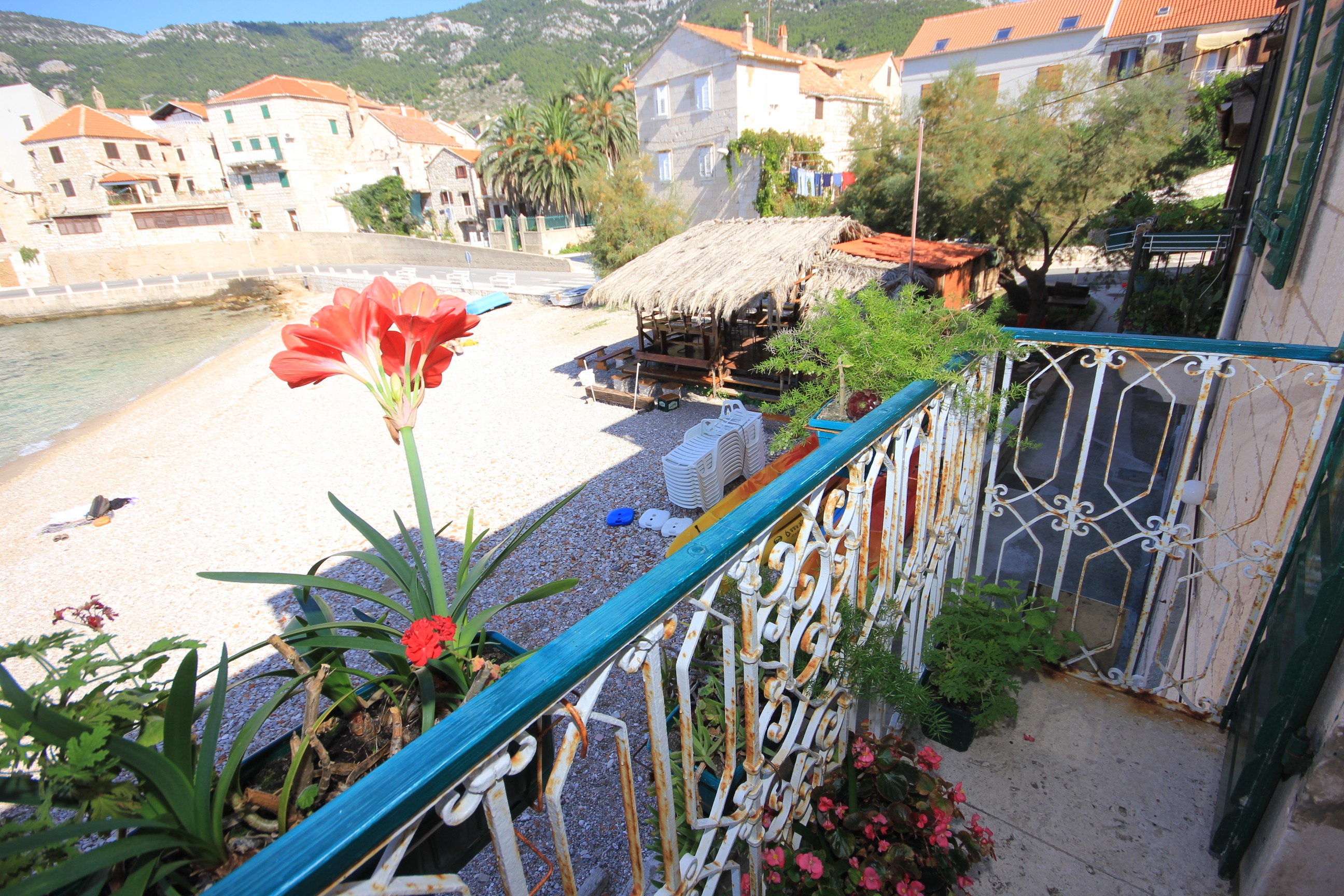 Two bedroom apartment near beach Komiža, Vis  A-b