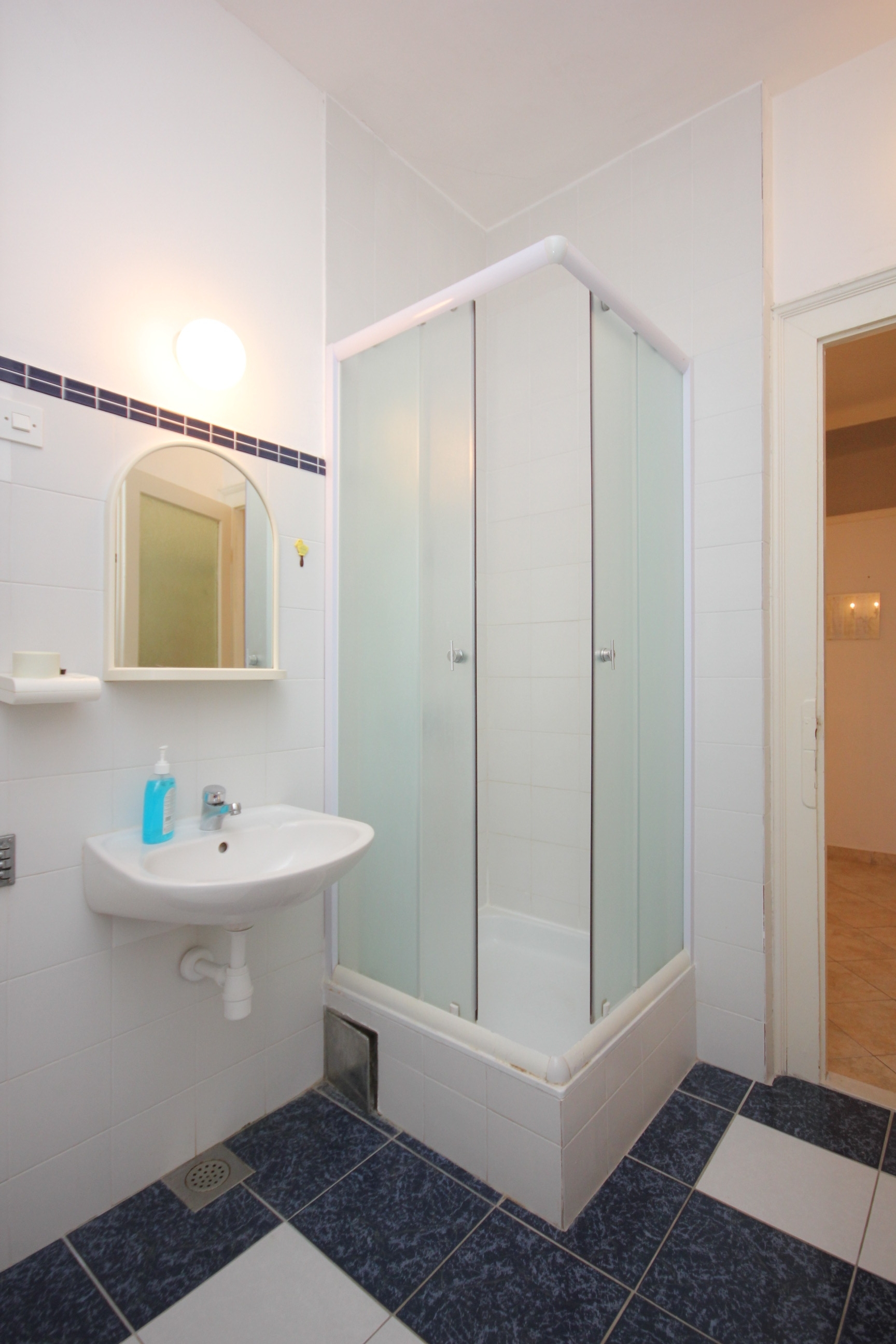 Two bedroom apartment near beach Komiža, Vis  A-b