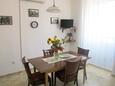 Komiža, Dining room in the apartment, air condition available and WiFi.