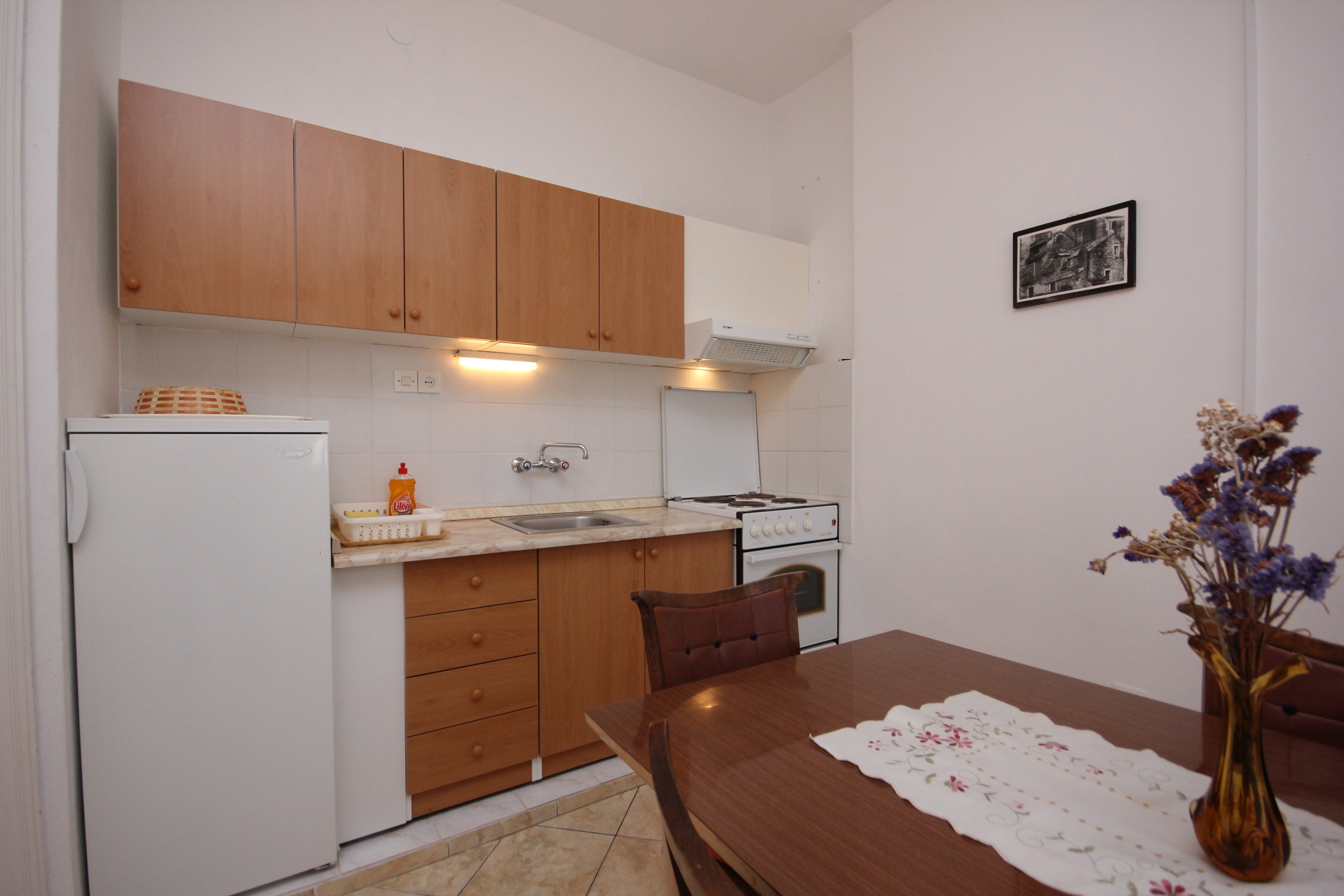 Two bedroom apartment near beach Komiža, Vis  A-b