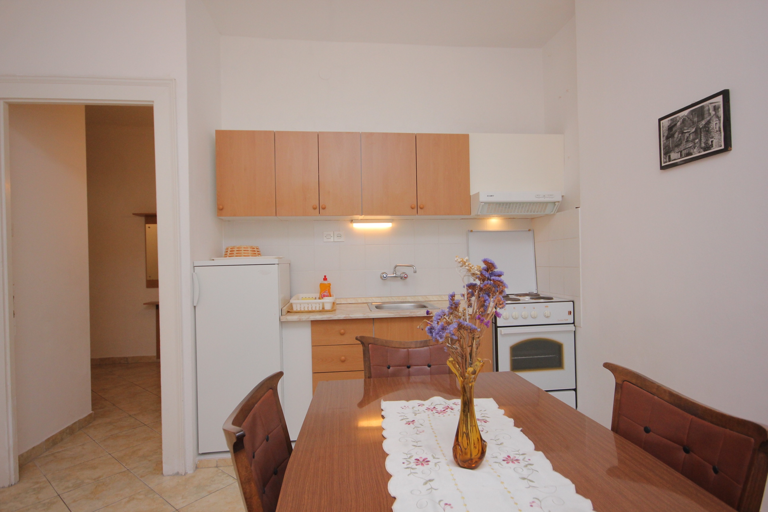 Two bedroom apartment near beach Komiža, Vis  A-b