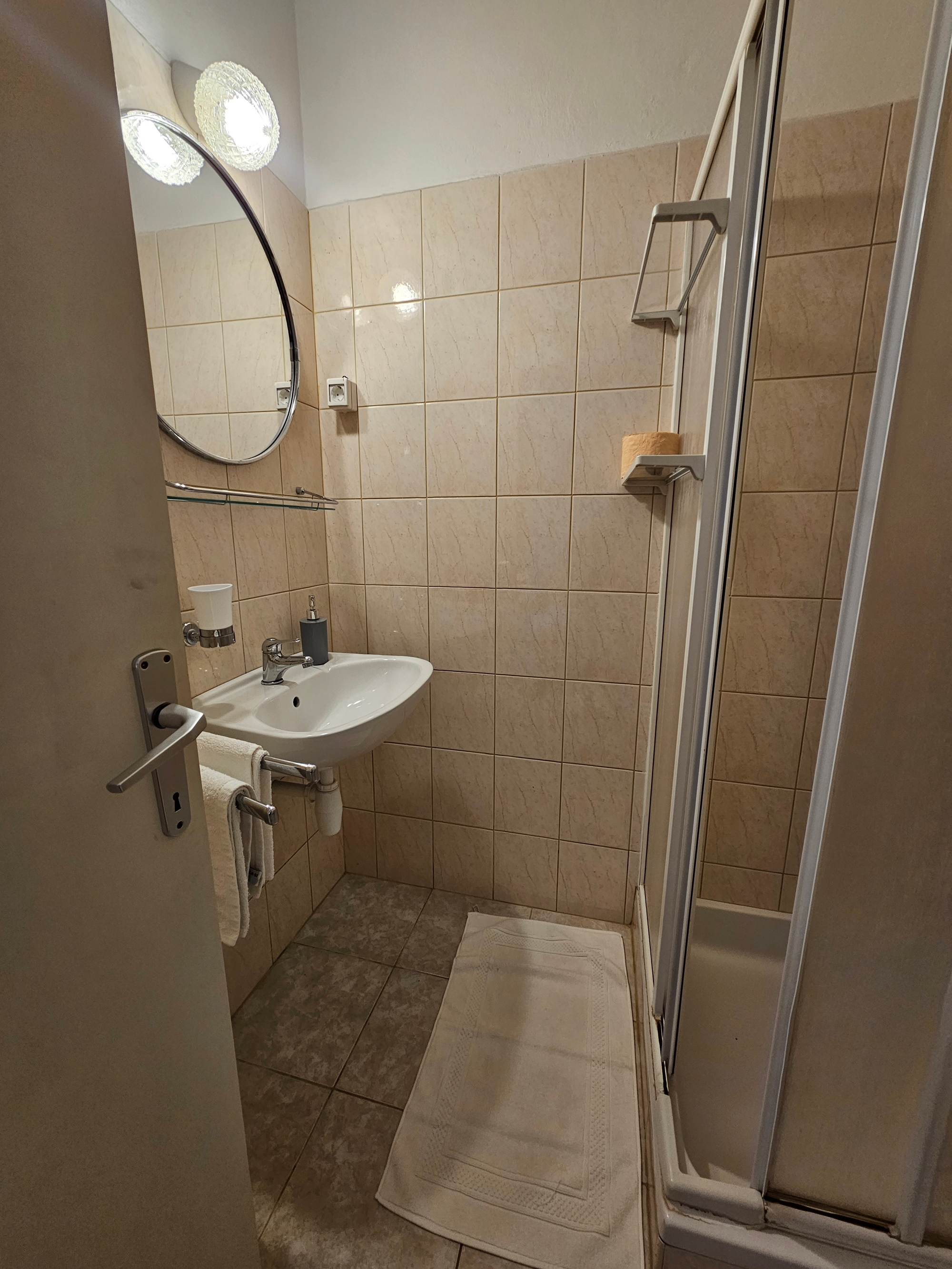 Two bedroom apartment with terrace and sea view Slano, Dubrovnik  A-a