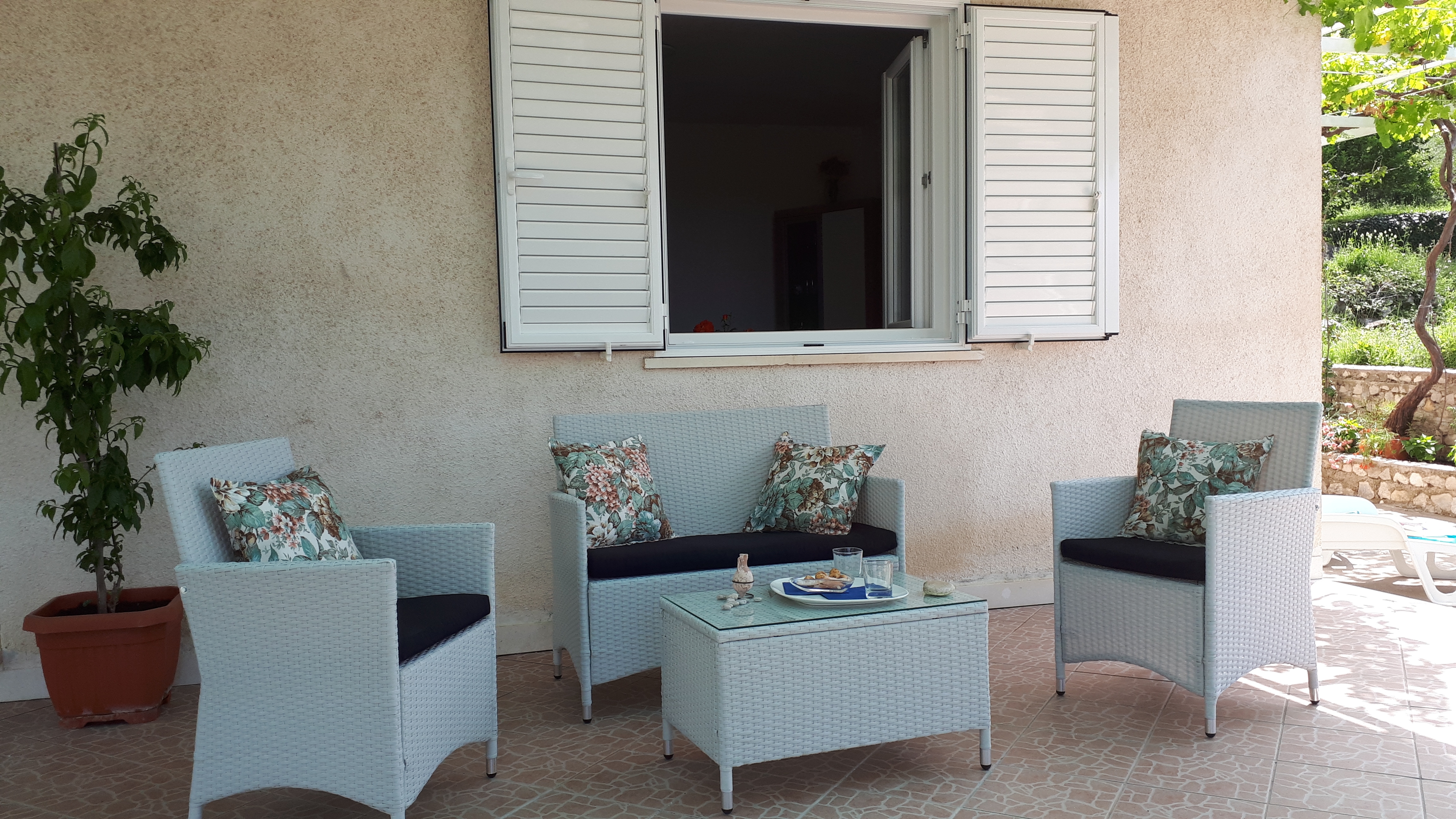 Three bedroom apartment with terrace Brsečine, Dubrovnik  A-a