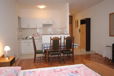 Dining room Dubrovnik, Dining room in the studio-apartment, WIFI.