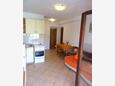 Biograd na Moru, Obývací pokoj v ubytování typu apartment, s klimatizací a WiFi.