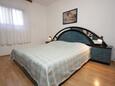 Ložnice 1 Seget Vranjica, Ložnice 1 v ubytování typu apartment, domácí mazlíčci povoleni a WiFi.