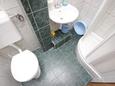Salle de bain Seget Vranjica, Salle de bain dans l’hébergement en type apartment, animaux acceptés et WiFi.